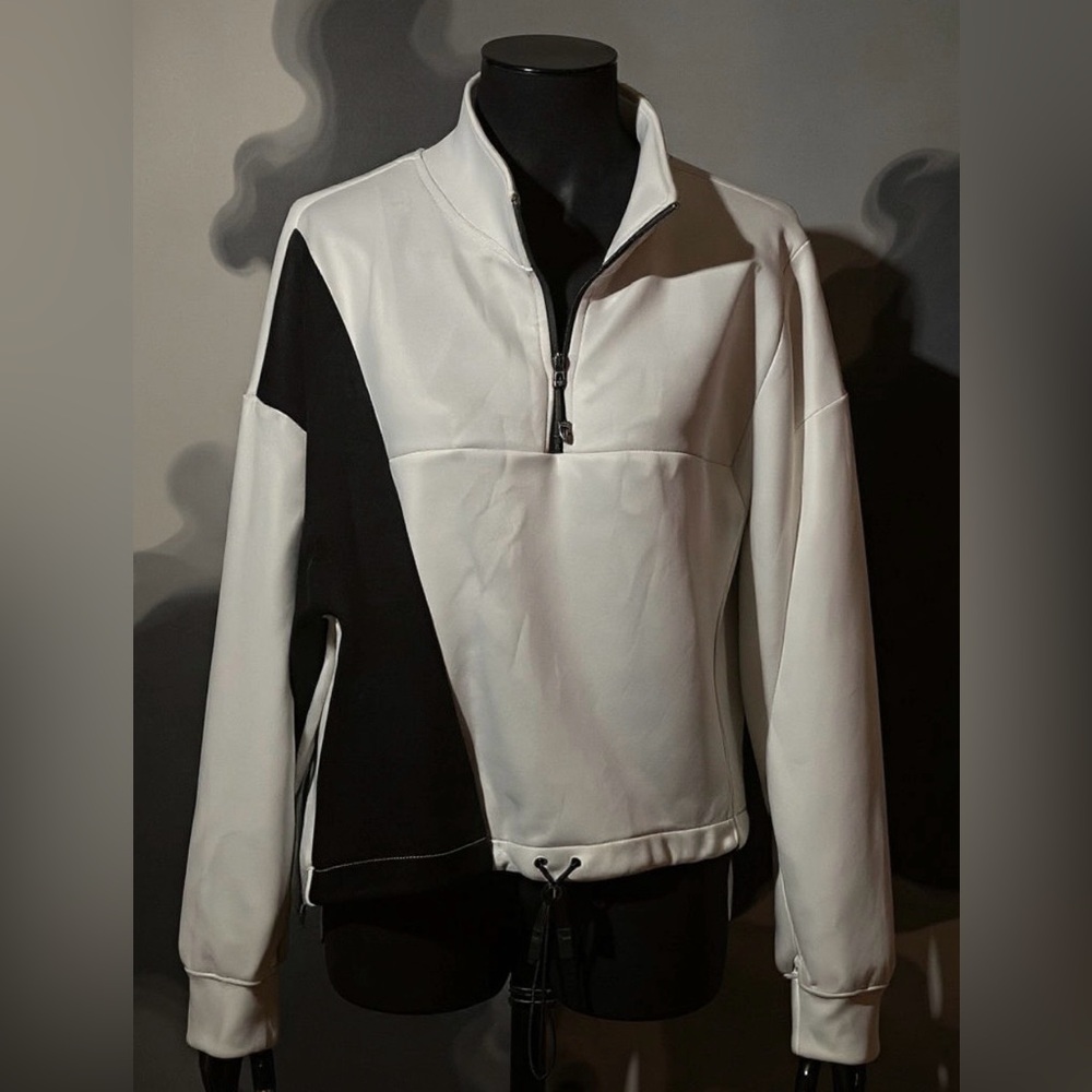 Sports Illustrated Black and White Quarter-Zip Pullover